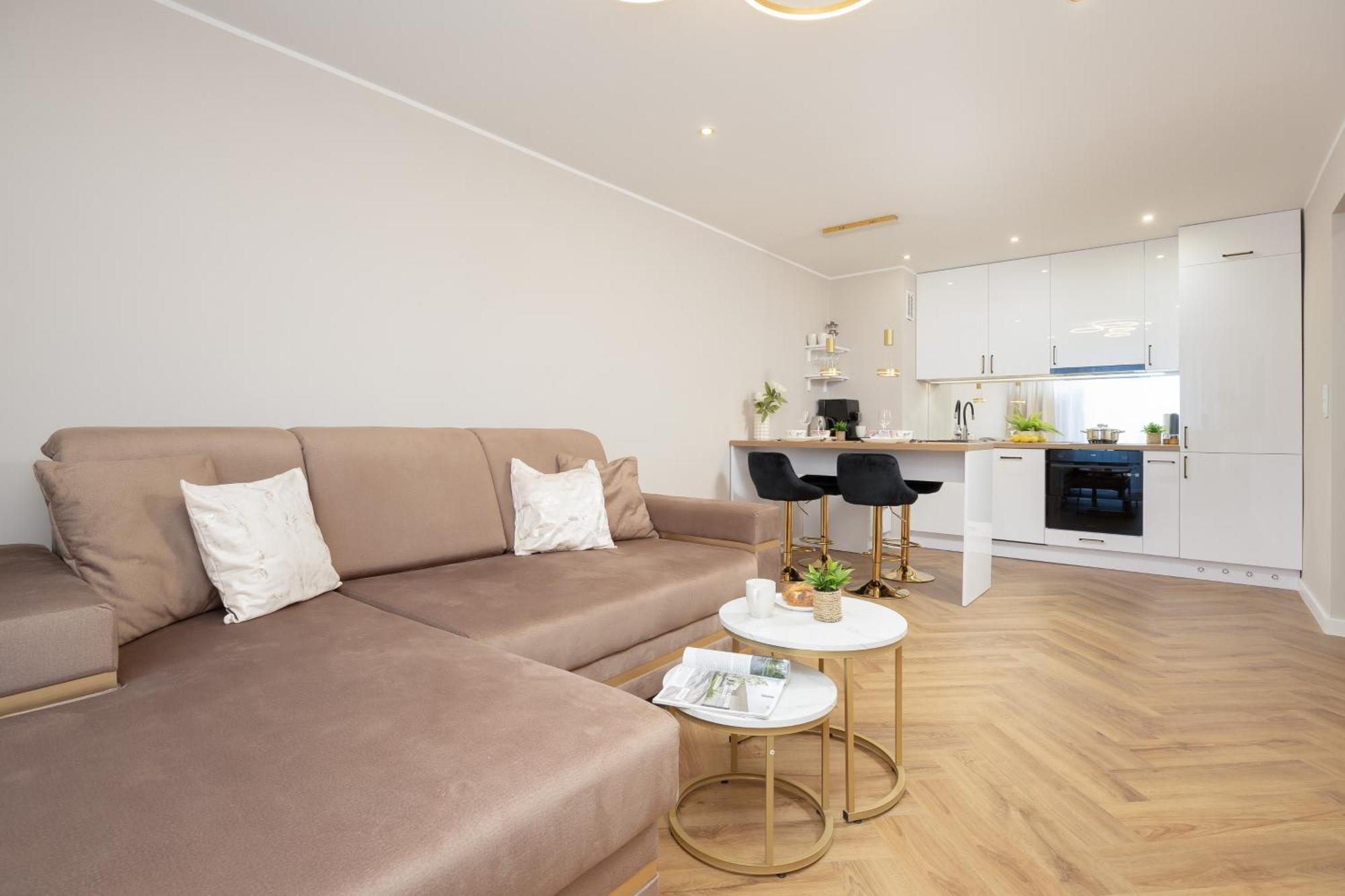 Tasteful Grzybowska Near Centre By Renters *