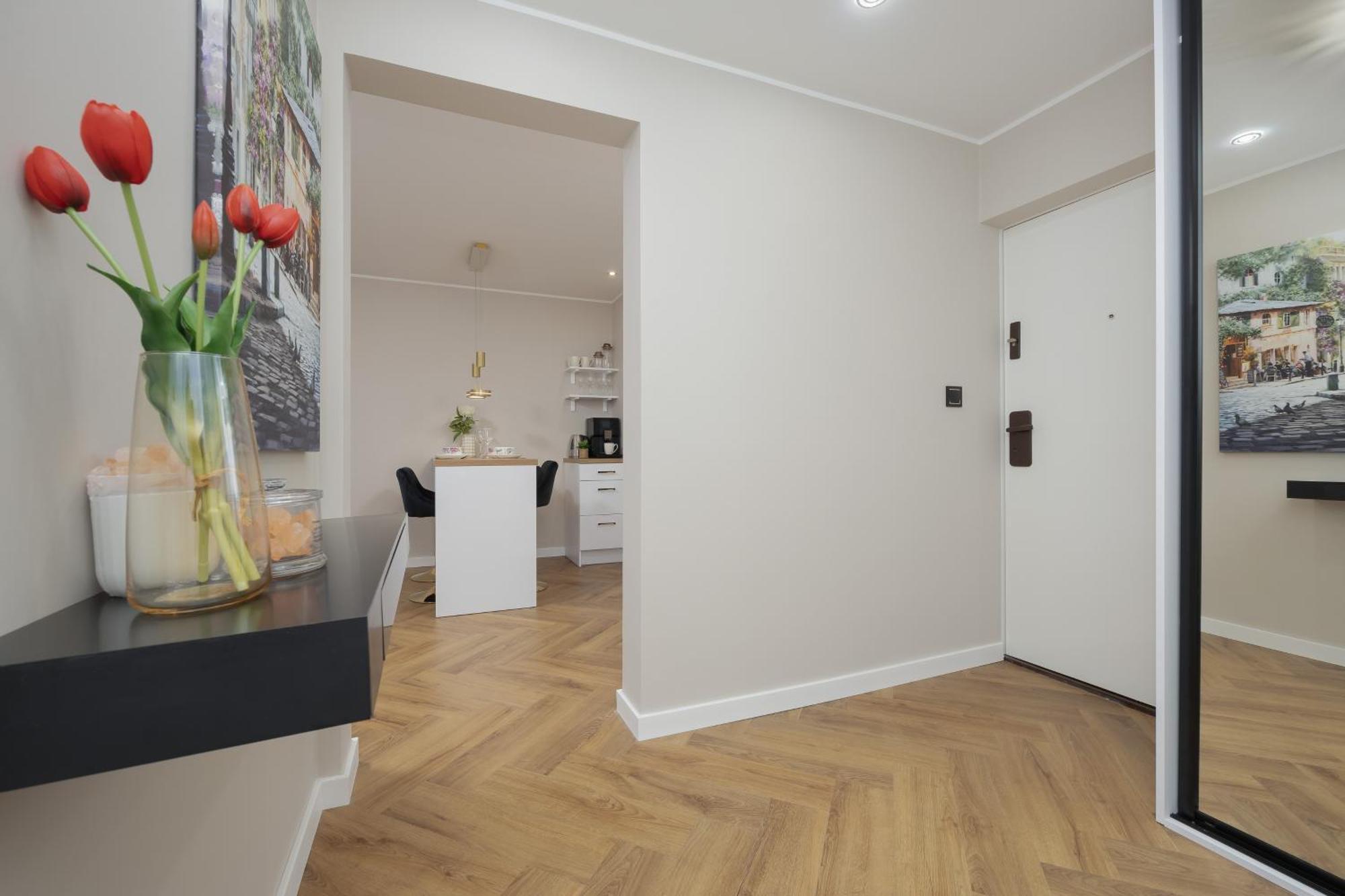 Tasteful Grzybowska Near Centre By Renters Leilighet *
